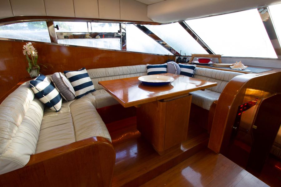 1999 Johnson Motor Yacht