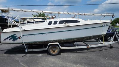 Hunter 23.5