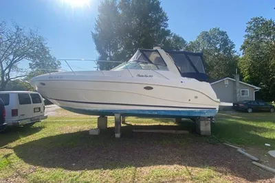 Rinker 310 Fiesta Vee