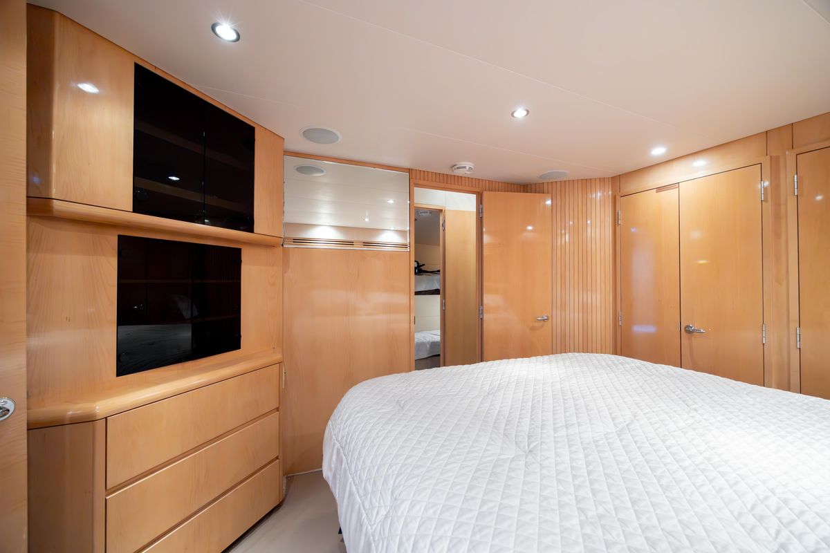 2003 Hatteras 60 