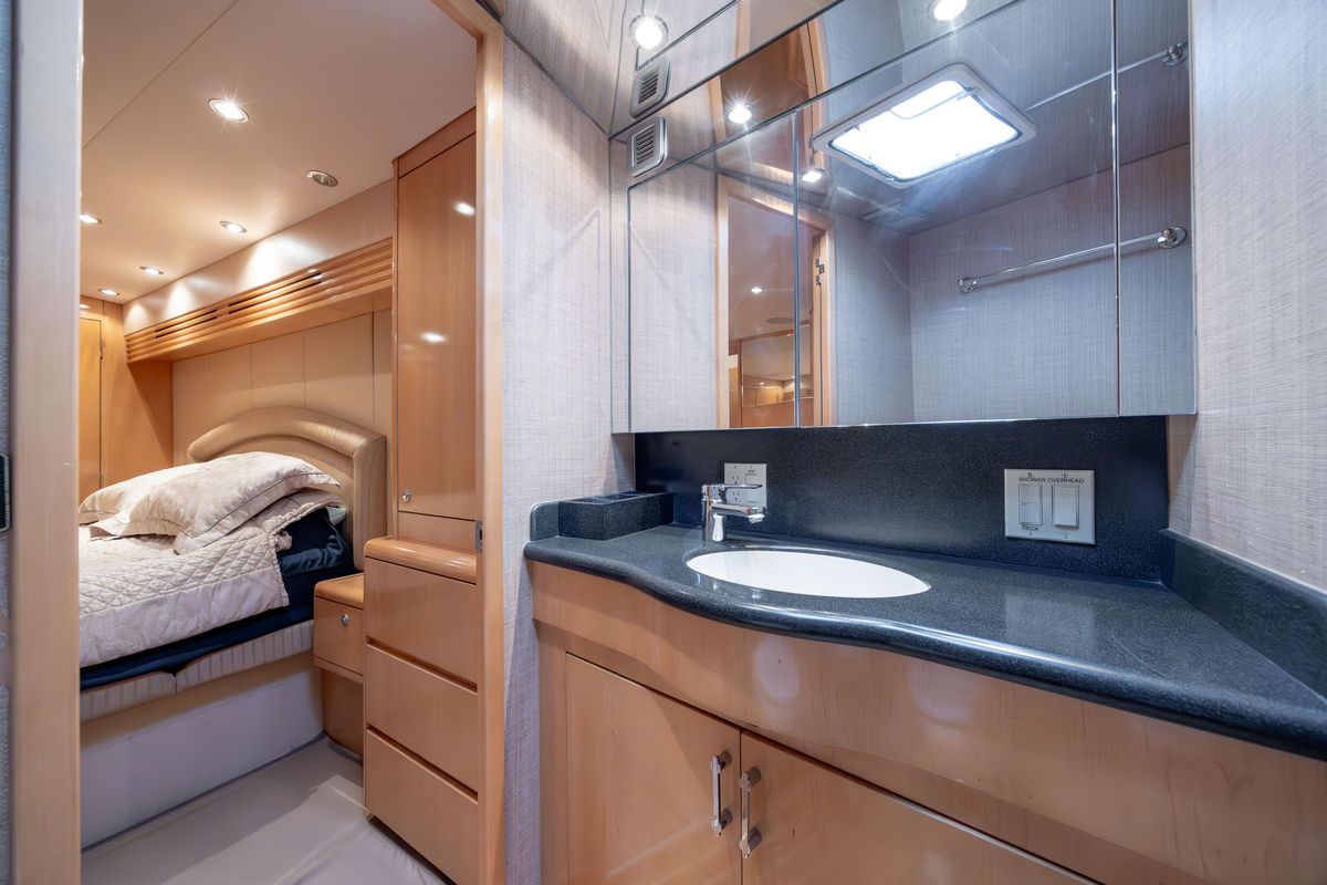 2003 Hatteras 60 