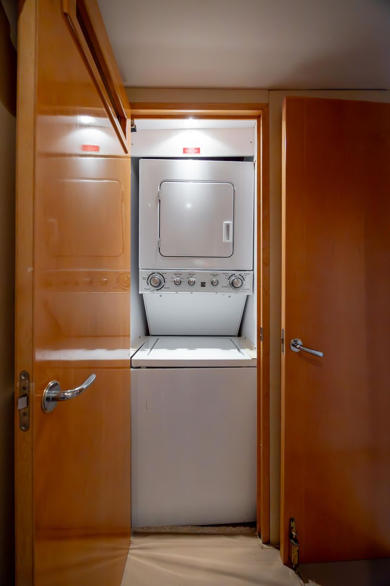 2003 Hatteras 60 
