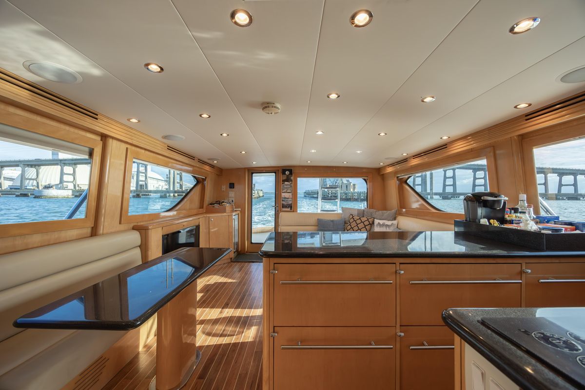 2003 Hatteras 60 