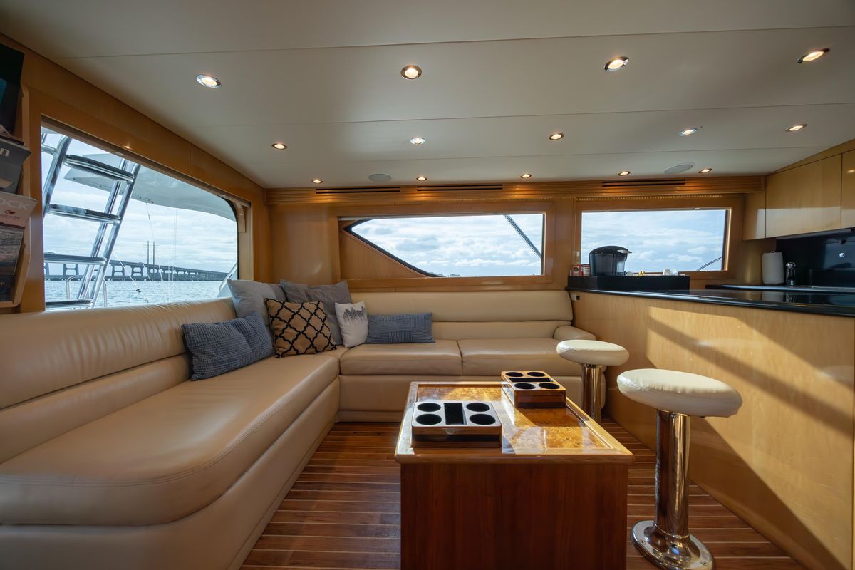 2003 Hatteras 60 