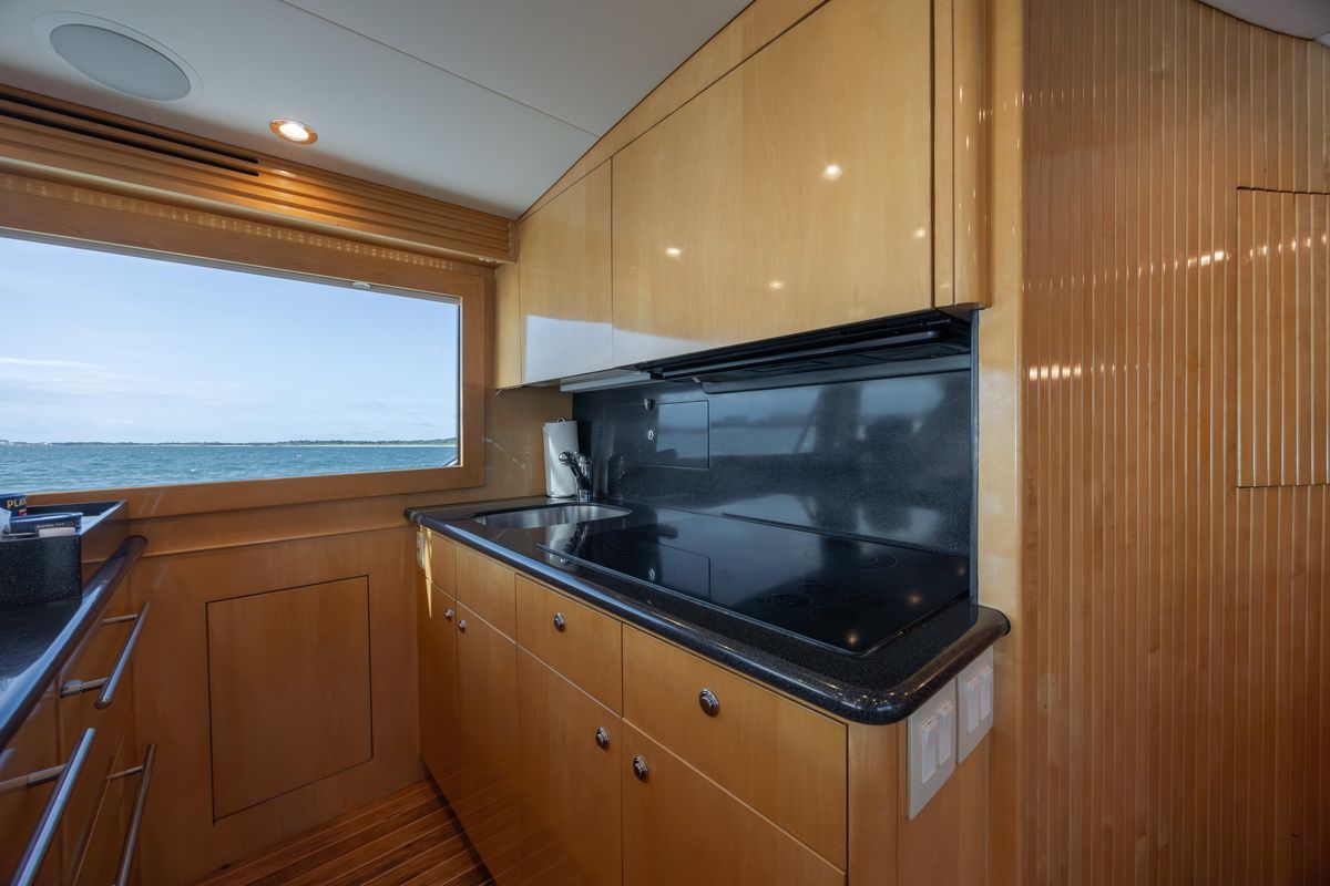 2003 Hatteras 60 
