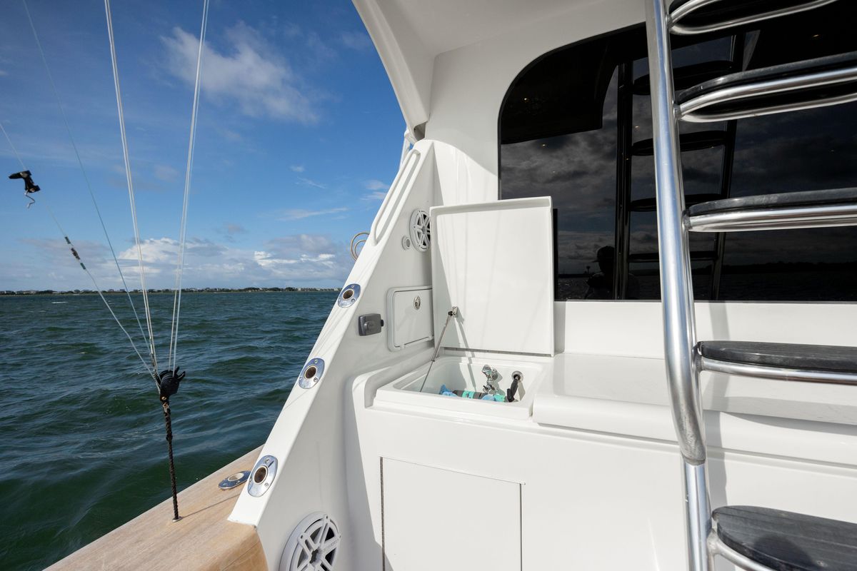 2003 Hatteras 60 