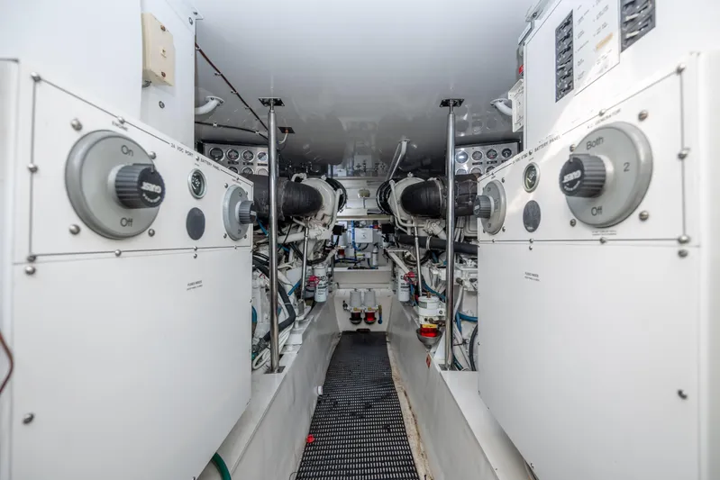 Wet Hooker Yacht Photos Pics 