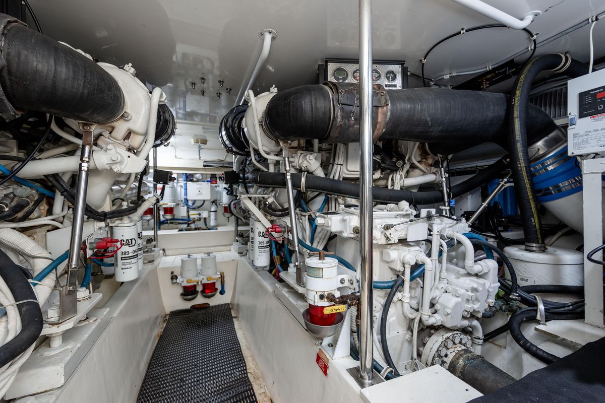 2003 Hatteras 60 