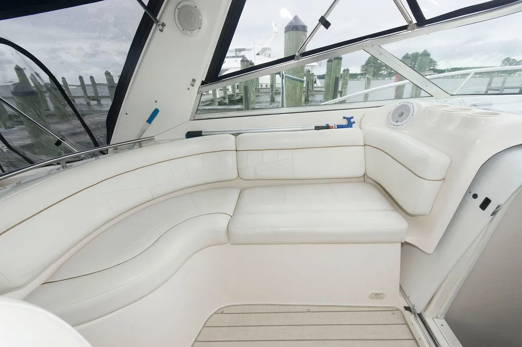 2002 Rinker 342 Fiesta Vee Cruiser for sale - YachtWorld