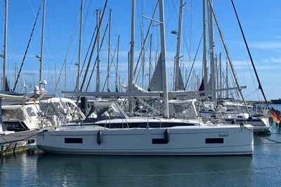 2021 Bavaria C38