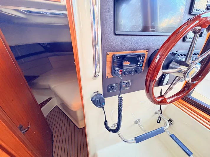 Jolly Ranger Yacht Photos Pics 