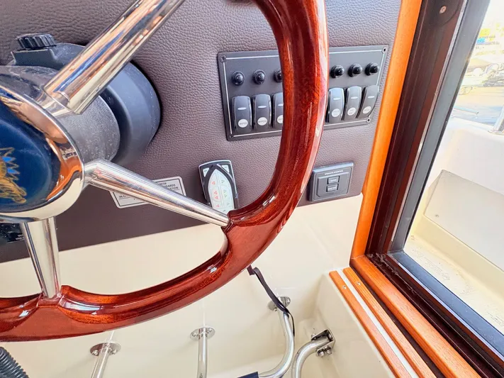 Jolly Ranger Yacht Photos Pics 