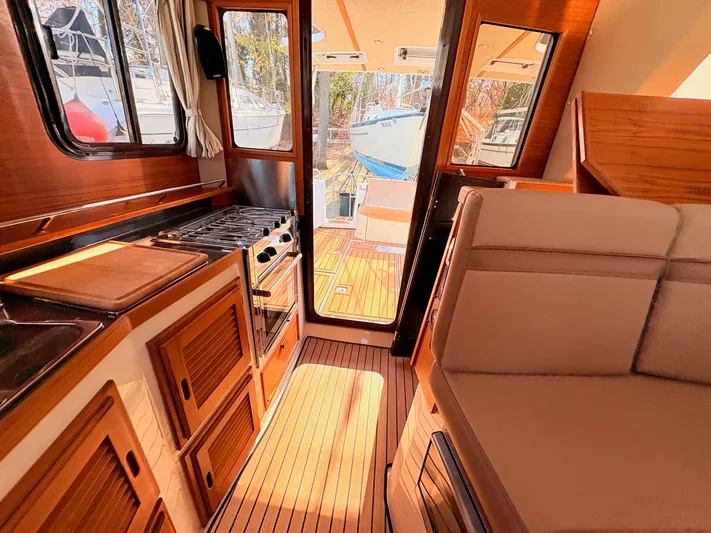 Jolly Ranger Yacht Photos Pics 