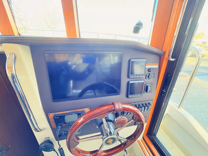 Jolly Ranger Yacht Photos Pics 