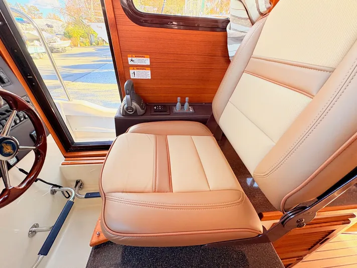 Jolly Ranger Yacht Photos Pics 