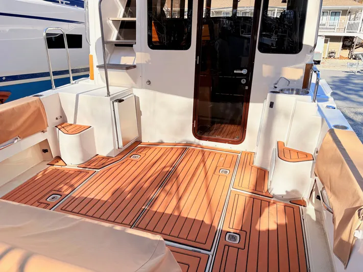 Jolly Ranger Yacht Photos Pics 