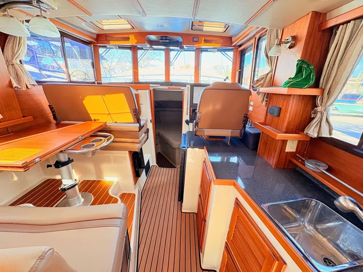 Jolly Ranger Yacht Photos Pics 