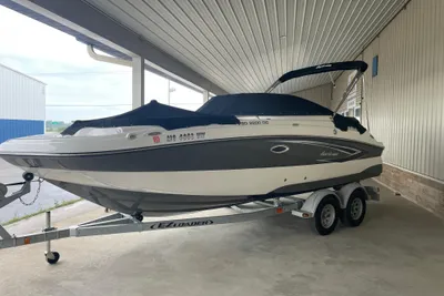 Hurricane SunDeck 2200 DC OB