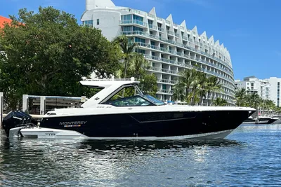 Monterey 385SS Super Sport