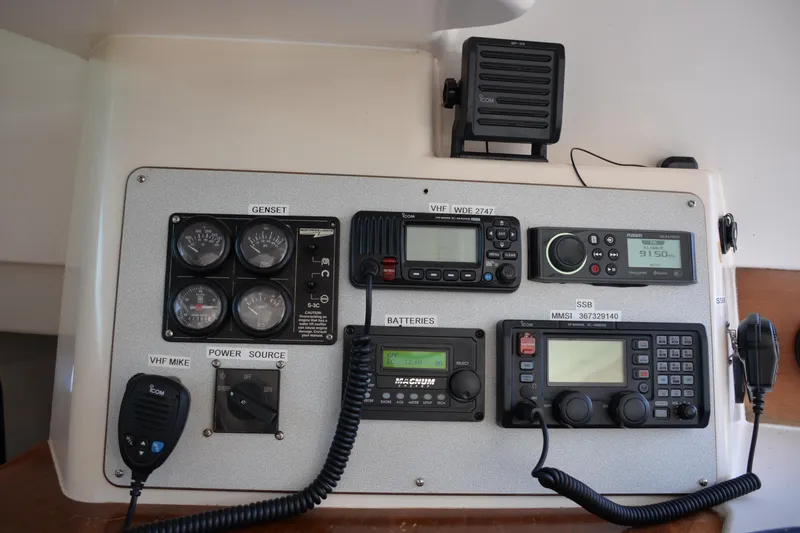 Dreamweaver Yacht Photos Pics Control panel of 2004 Fountaine Pajot Belize 43 catamaran with communication and navigation equipment.