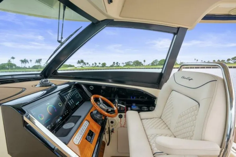 With Seakeeper Yacht Photos Pics 2023 Chris-craft Calypso 35 - Image 15