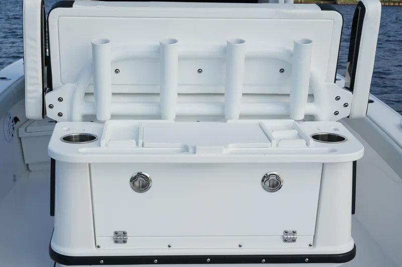 Your Next Boat! Yacht Photos Pics 2026 Blackfin 262 HB boat with rod holders and storage compartments.