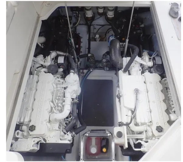 Fiddle Deedee Yacht Photos Pics 2011 Sea Ray Sundancer engine compartment with dual engines.