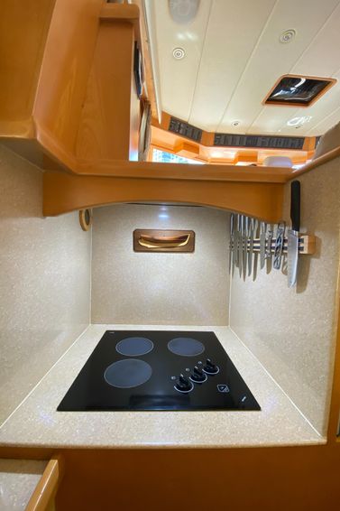 1999-57-mckinna-57-pilothouse
