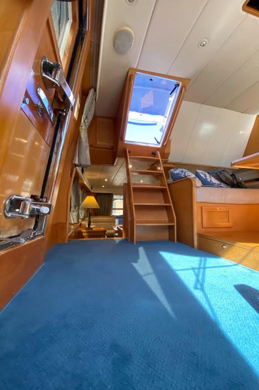 1999-57-mckinna-57-pilothouse