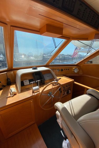 1999-57-mckinna-57-pilothouse