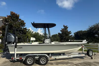 Hewes Redfisher 21