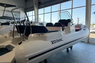 2024 Zodiac Medline 6.8 NEO