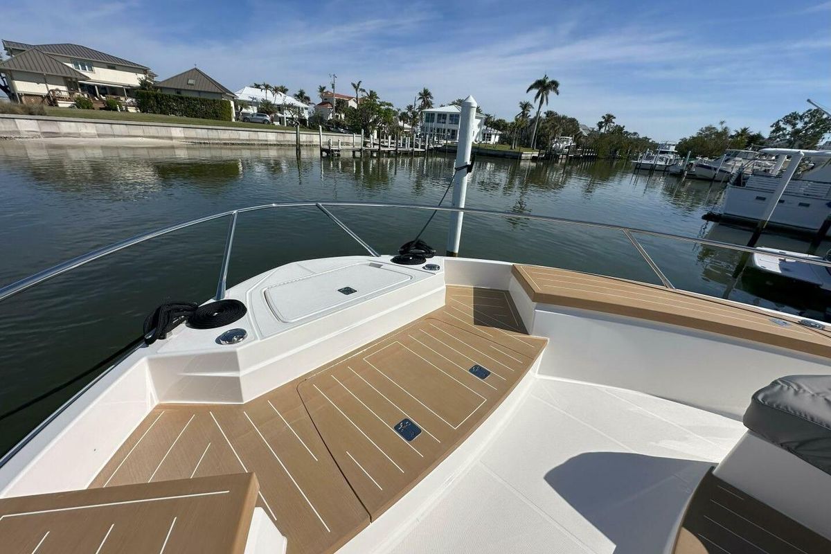 2025 Tiara Yachts 60 