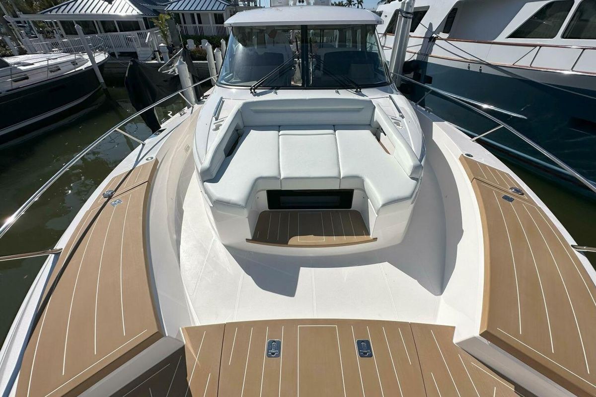 2025 Tiara Yachts 60 