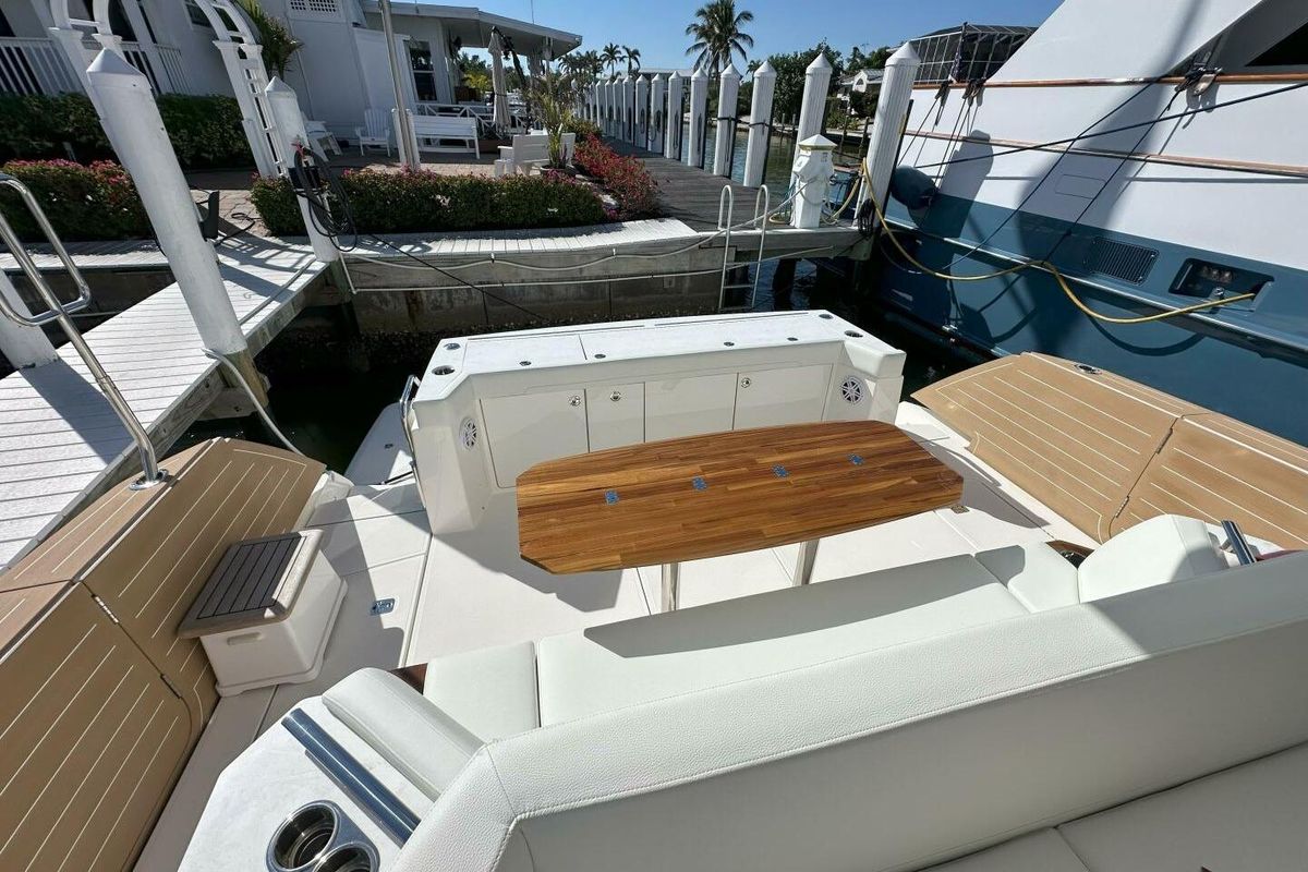 2025 Tiara Yachts 60 