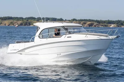 2024 Beneteau Antares 8