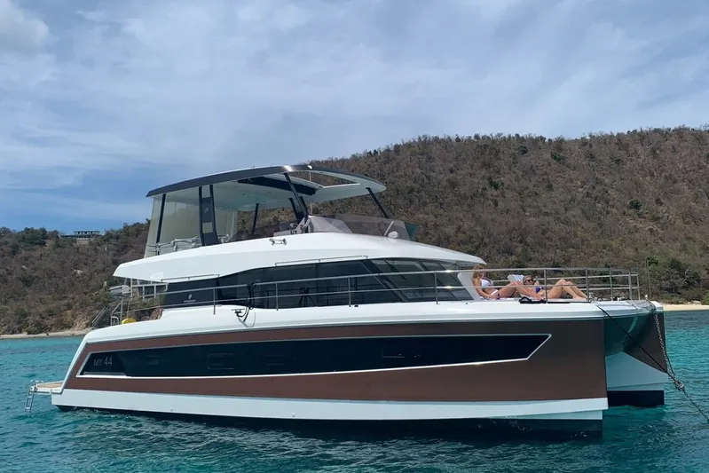 Elysian Yacht Photos Pics 