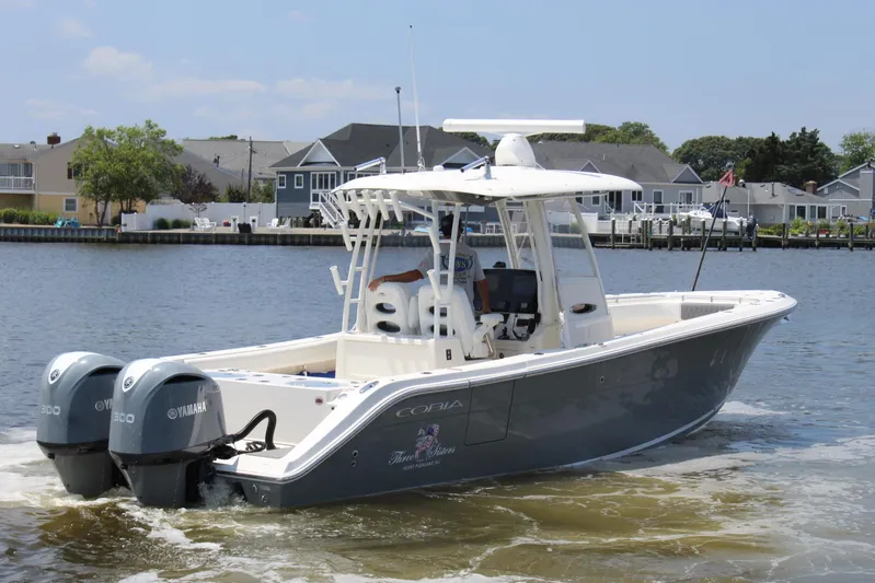 Three Sisters Yacht Photos Pics 