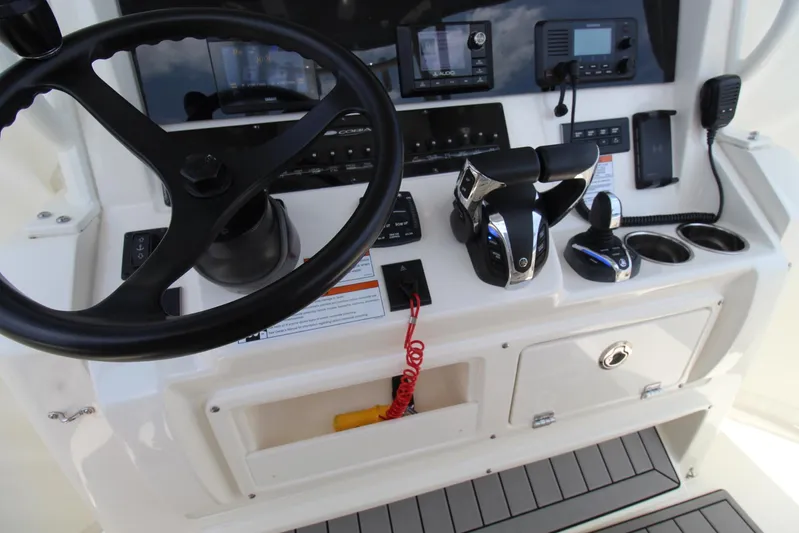 Three Sisters Yacht Photos Pics 