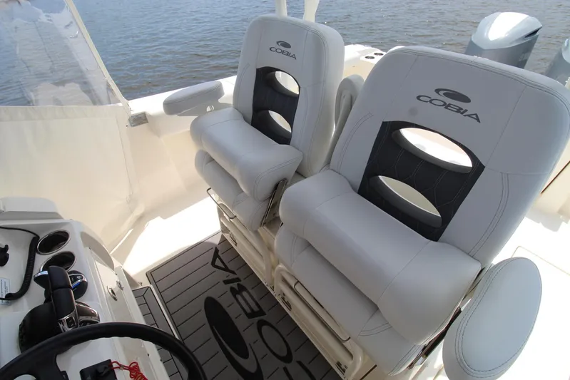 Three Sisters Yacht Photos Pics 