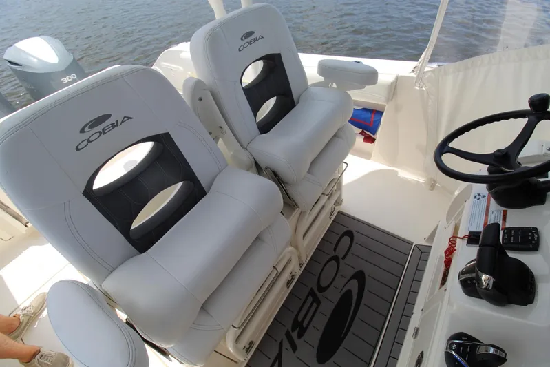 Three Sisters Yacht Photos Pics 