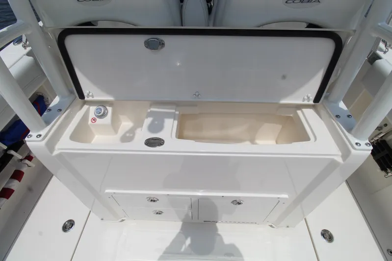 Three Sisters Yacht Photos Pics 