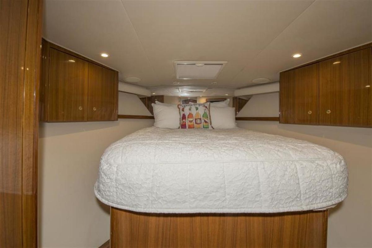 2008 Viking 52 