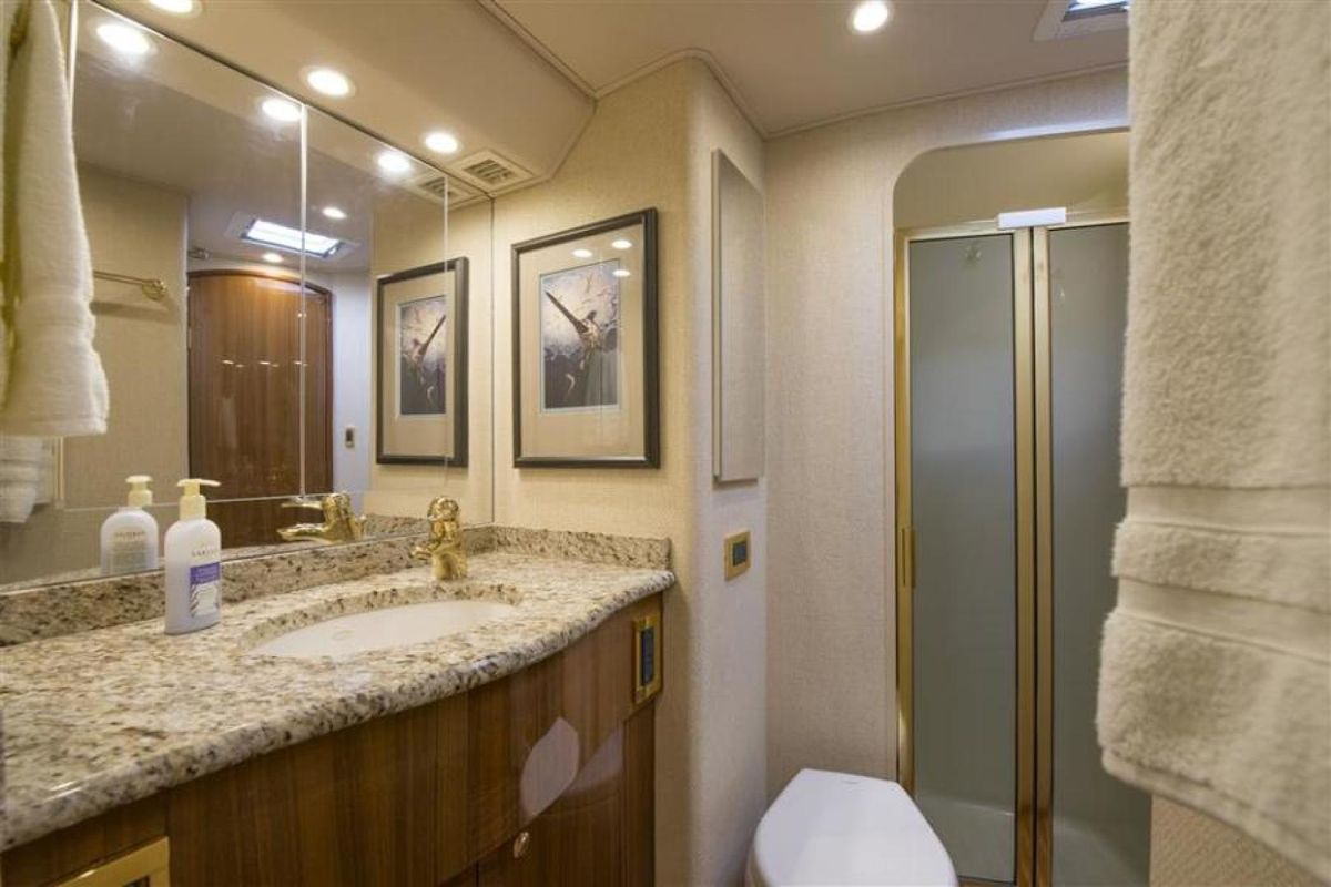 2008 Viking 52 