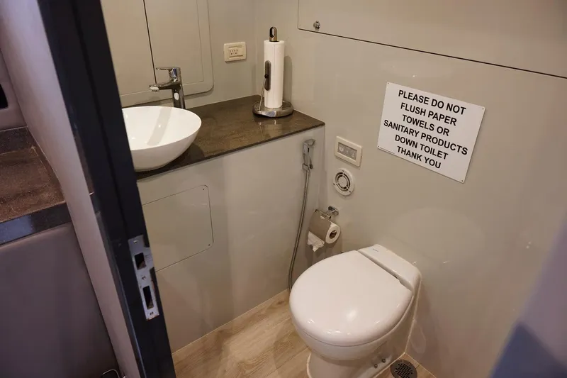 Catch & Release Yacht Photos Pics 