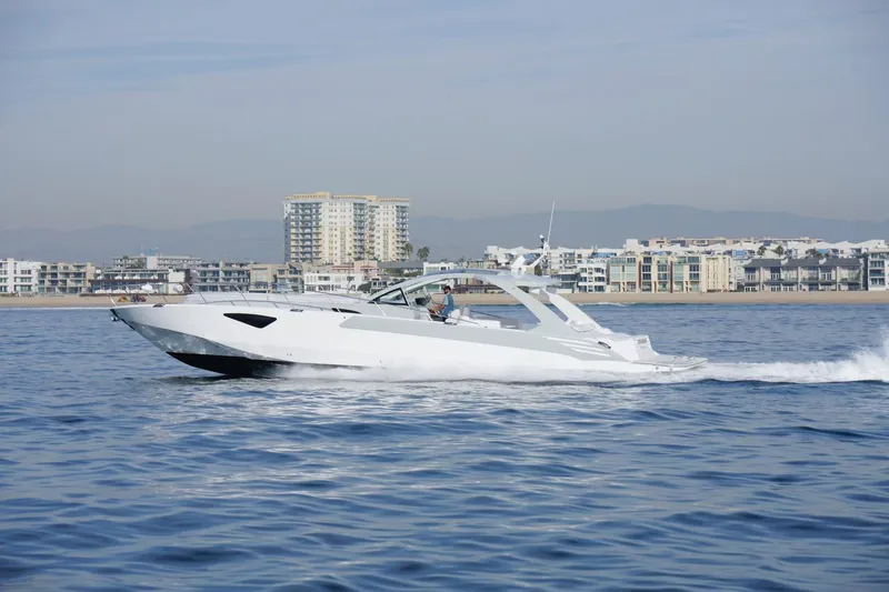 Catch & Release Yacht Photos Pics 