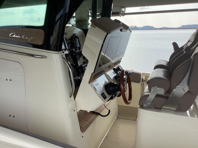 2019 Chris-Craft Catalina 30