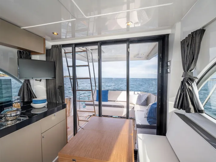  Yacht Photos Pics Manufacturer Provided Image