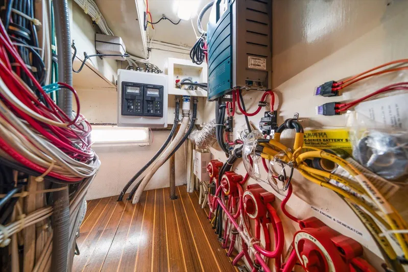  Yacht Photos Pics Electrical wiring and control panel inside a 1971 Matthews Voyager boat.