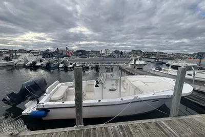 2017 Dusky 252 XF Open Fisherman Front Cuddy